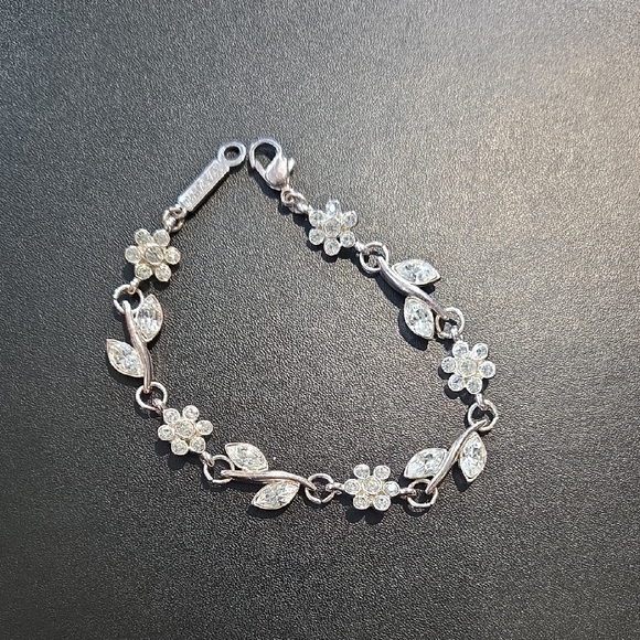 Napier Silvertone Floral Rhinestone Bracelet - Picture 1 of 5